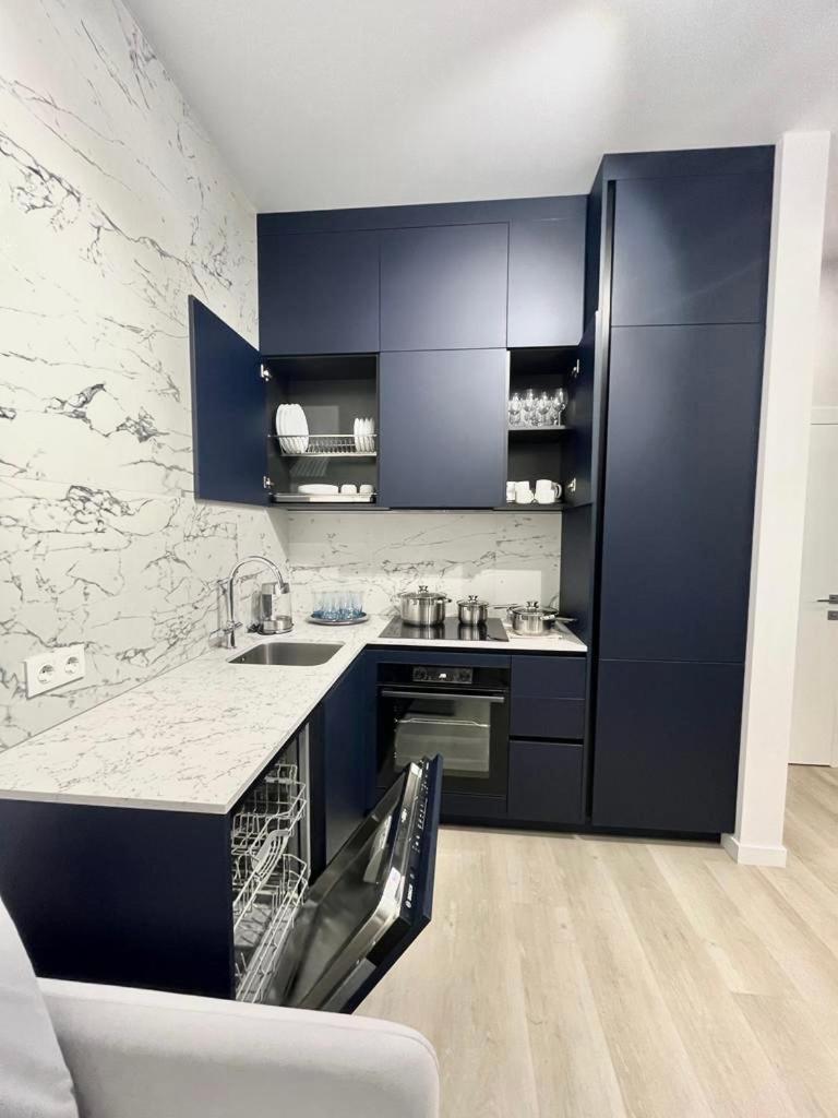 Modern Apartment In The Old Town Kiev Eksteriør billede